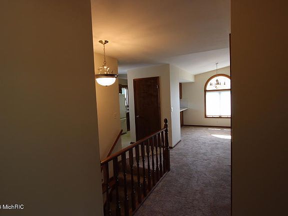 3rd image of 945 Laketown Dr