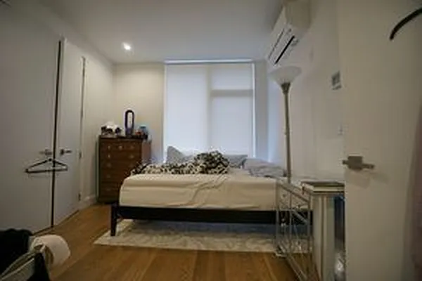 Rented by Miron Realty Group | media 27