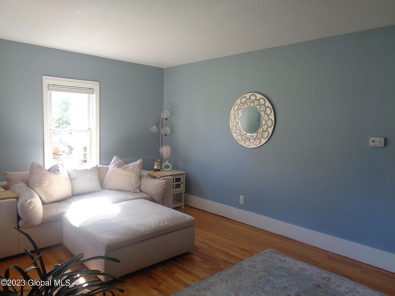 4th image of 50 Northside Avenue