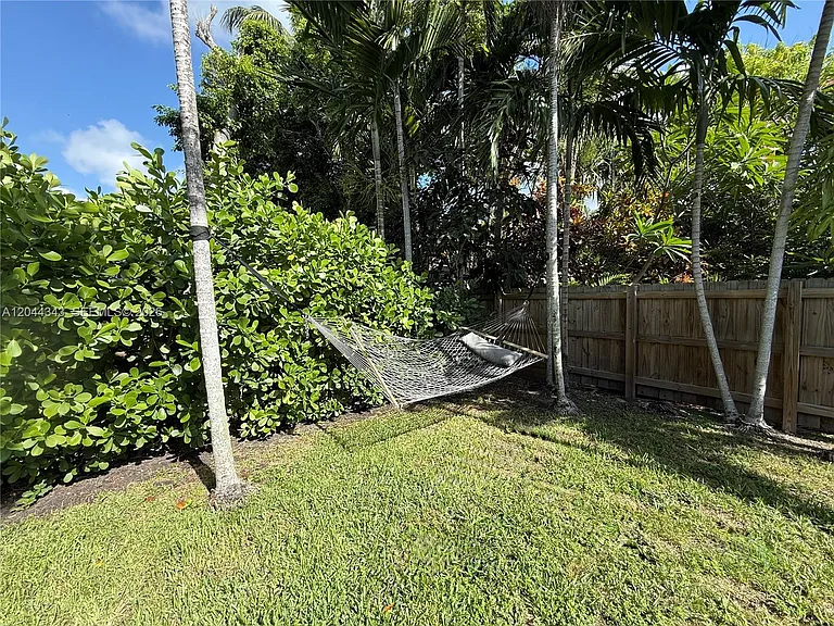 9008 Emerson Ave — Photo 32