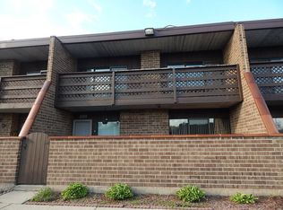 1208 Kenneth Cir, Elgin, IL 60120