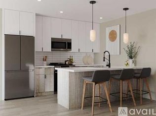 2901 N Milwaukee Ave #2S, Chicago, IL 60618