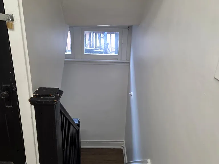 983 Main St E #6 — Photo 14