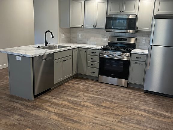 3rd image of 633 W Main St #633