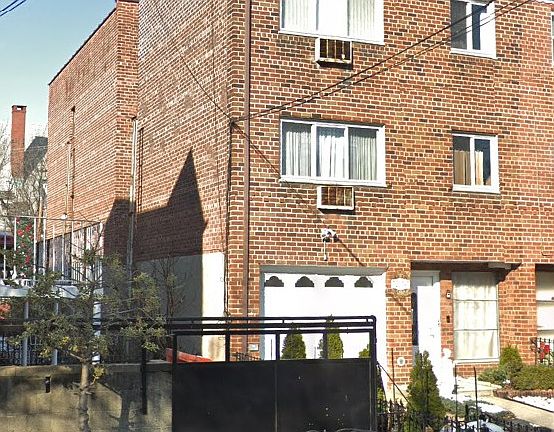 2nd image of 2174 42nd St