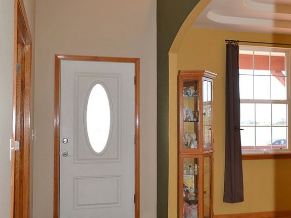3rd image of 16521 Essex Rd N