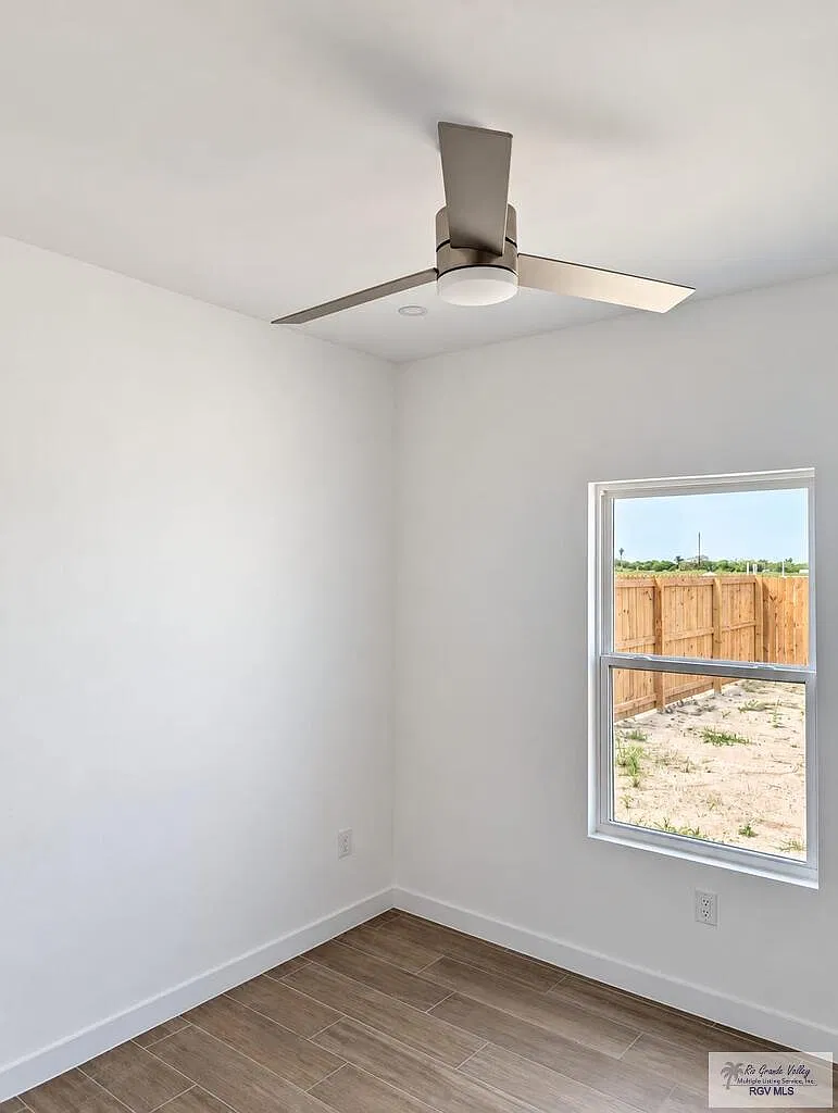 4 bed, 2.0 bath, 1385 sqft, $2,400 — Photo 4
