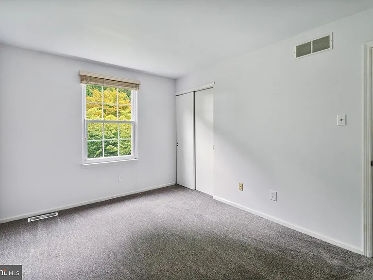 1607 Barbara Dr — Photo 6