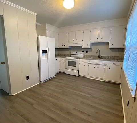 4th image of 1101 E Gaston St #5