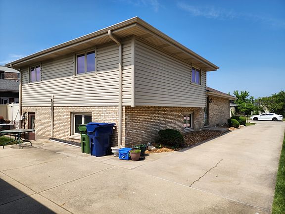 3rd image of 5517 W 108th Pl