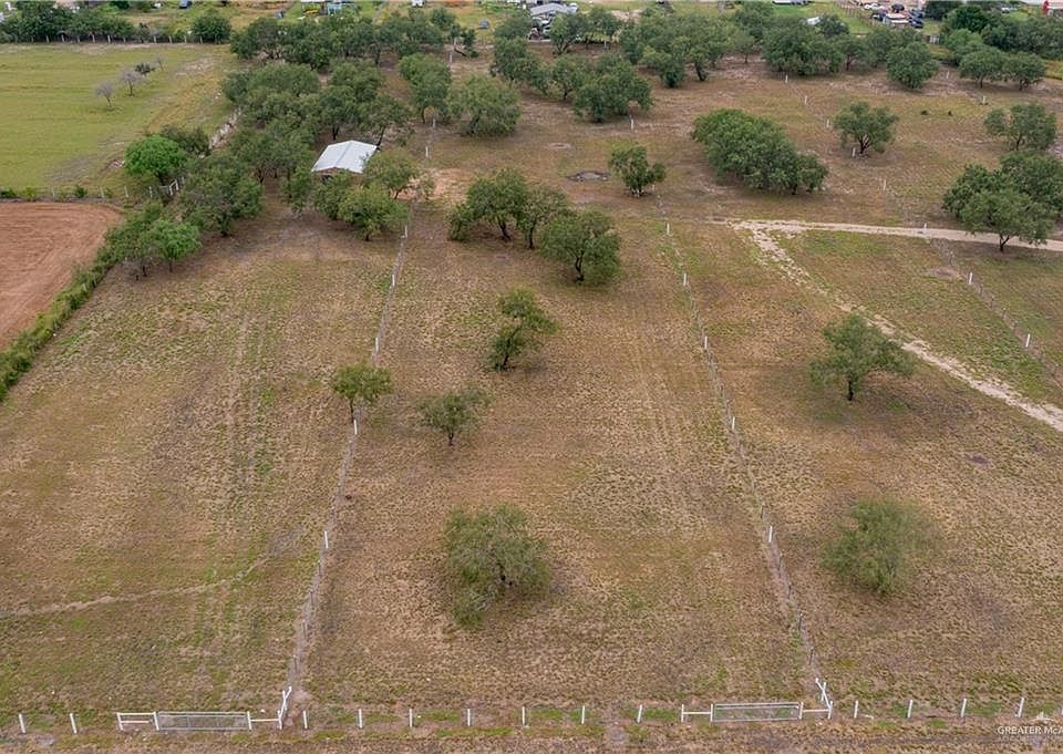 1st image of 401 E Wisconsin Rd #2