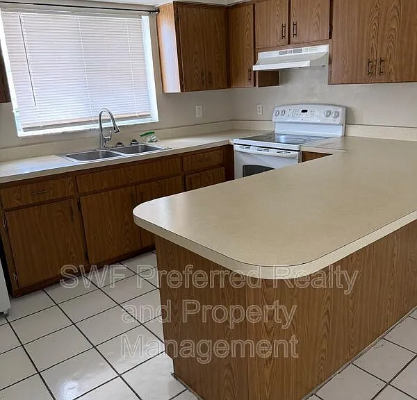 1418 SE 8th Ter #7 — Photo 3