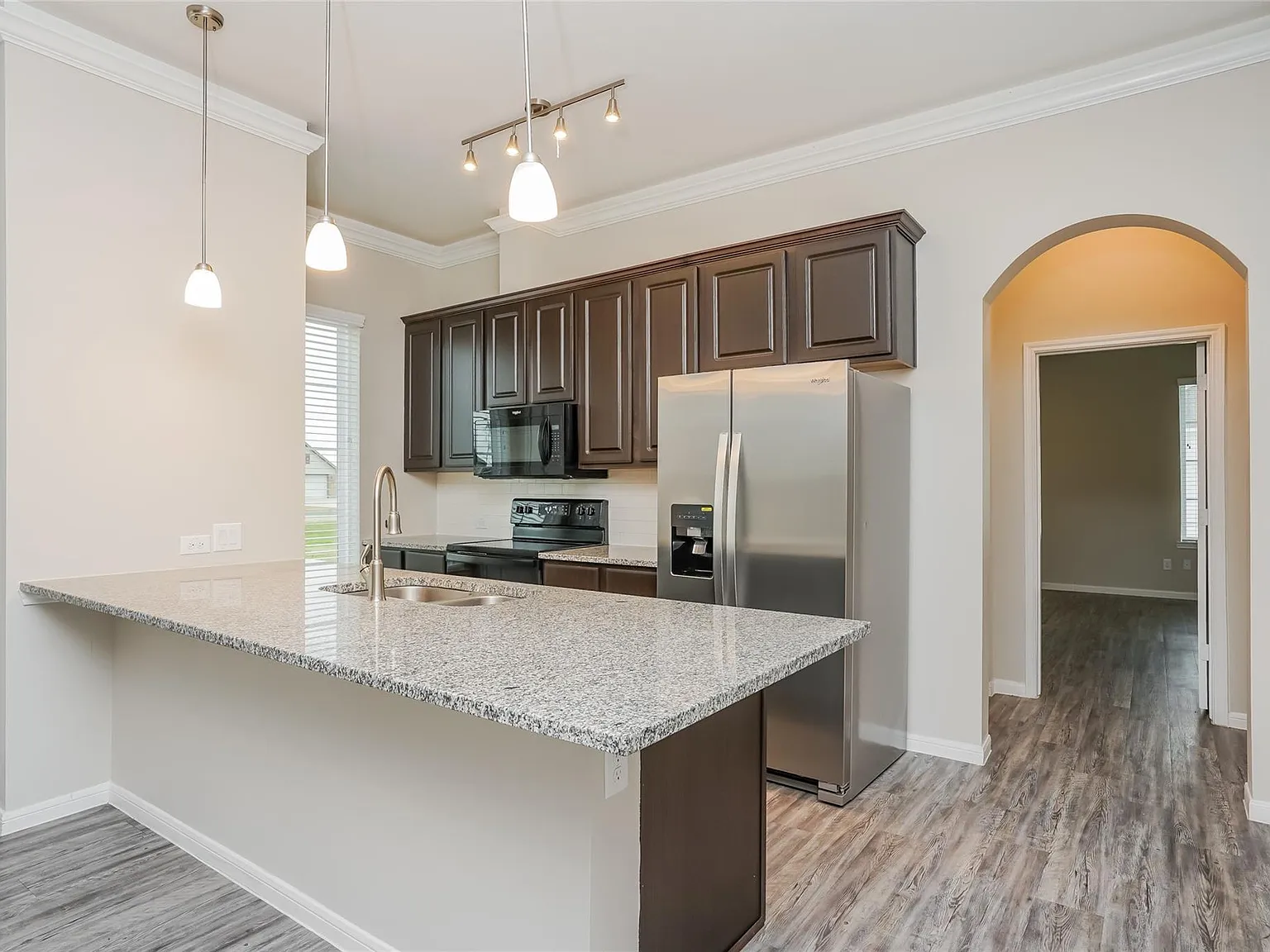 4 bed, 3.5 bath, 2536 sqft, $2,499 — Photo 3