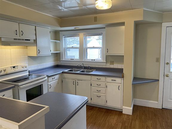 Ample kitchen