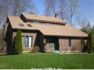 132 Whispering Brook Dr, Berlin, CT 06037