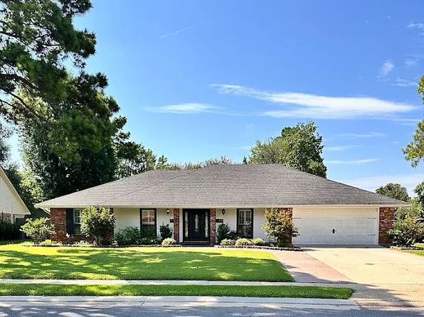 232 Summit Dr, Bossier City, LA 71111