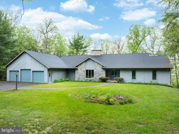 108 Yost Dr, Spring Mills, PA 16875