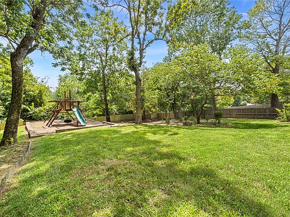 5th image of 3061 E Stone Mountain Dr