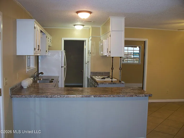 2712 Connor Dr — Photo 9
