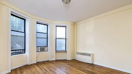 Rented by JB Mac Real Estate Inc.