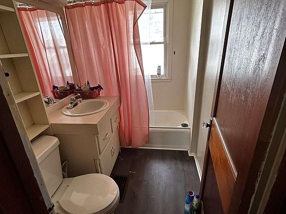 5th image of 619 Werle Ave #2