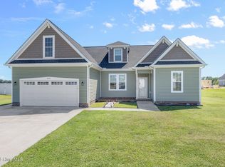 404 Spinnaker St, Elizabeth City, NC 27909
