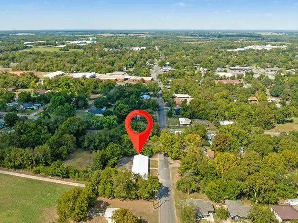 700 S Donoho St #702-704-708, Clarksville, TX 75426