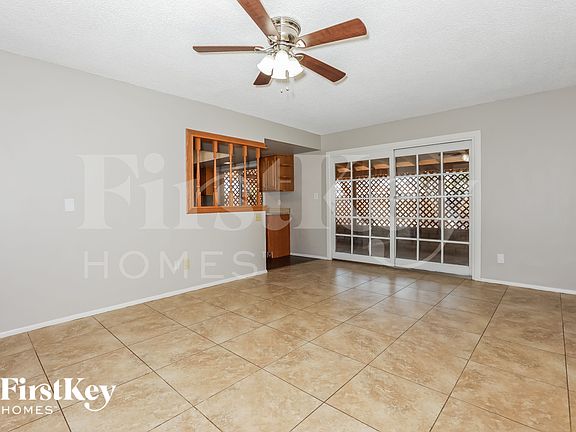 5th image of 2620 S Holbrook Ln