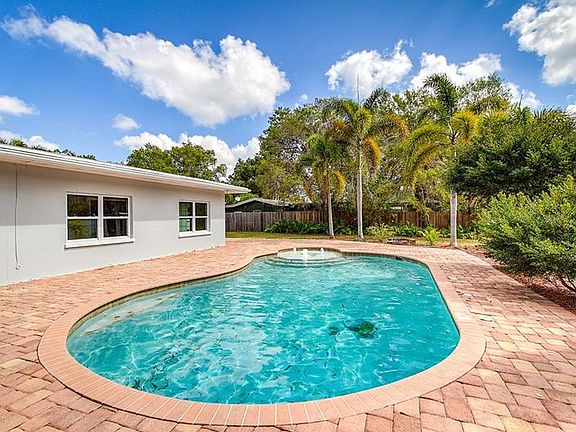 4th image of 4624 E Lake Cir