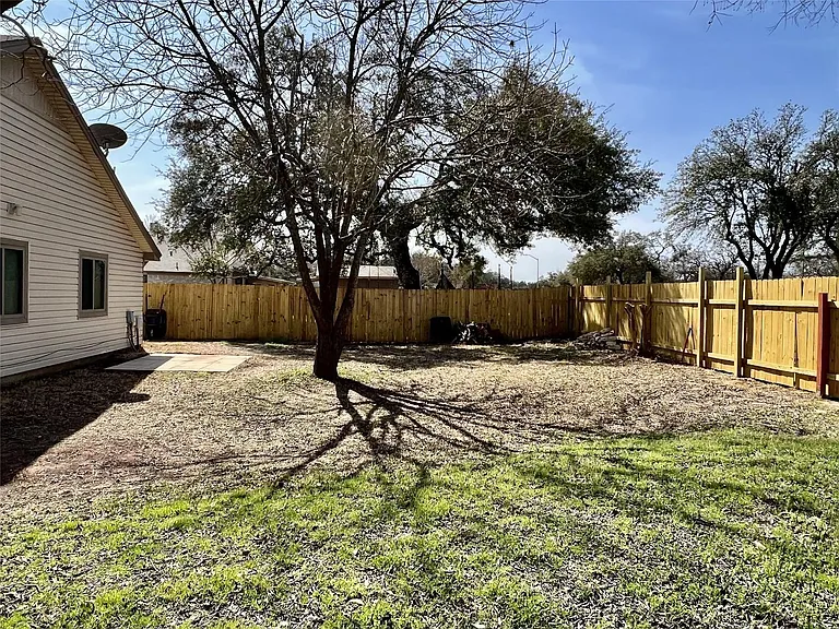 1101 Forest Oaks Path — Photo 16
