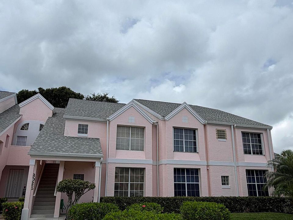 1st image of 302 Muirfield Court