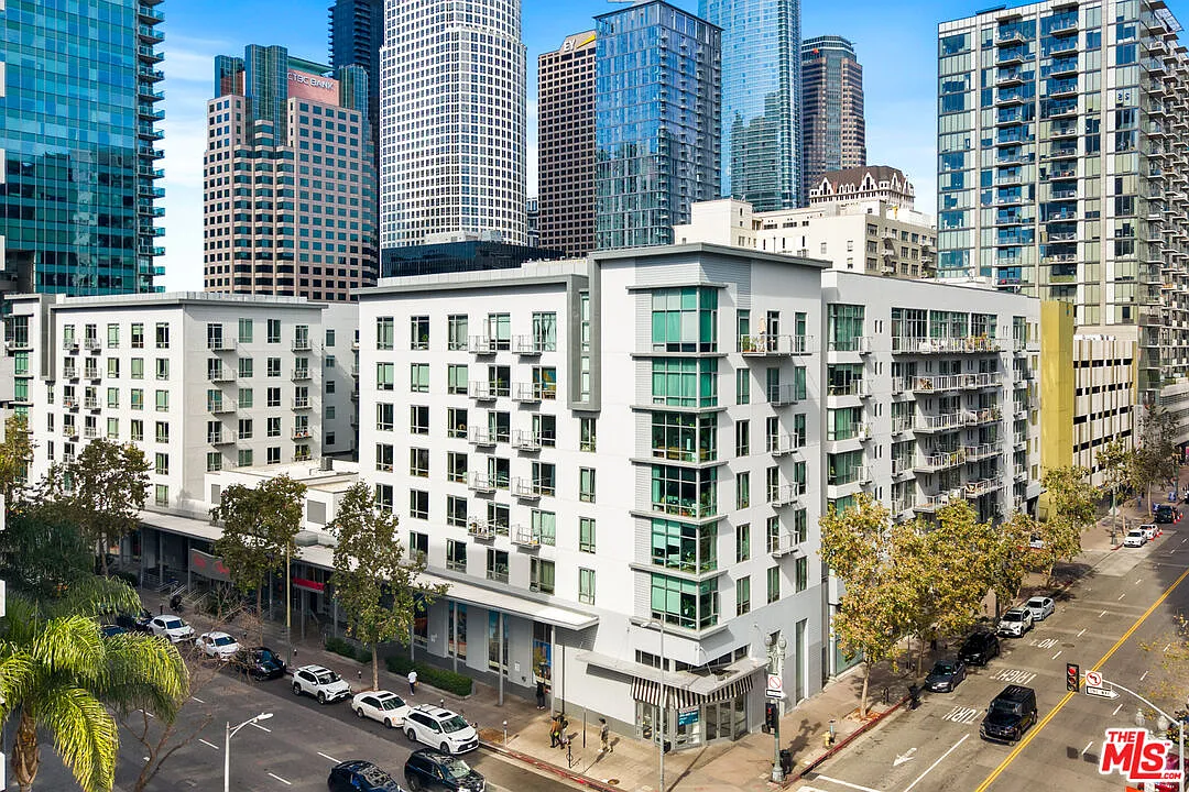1 bed, 1.0 bath, 600 sqft, $2,200 — Photo 2