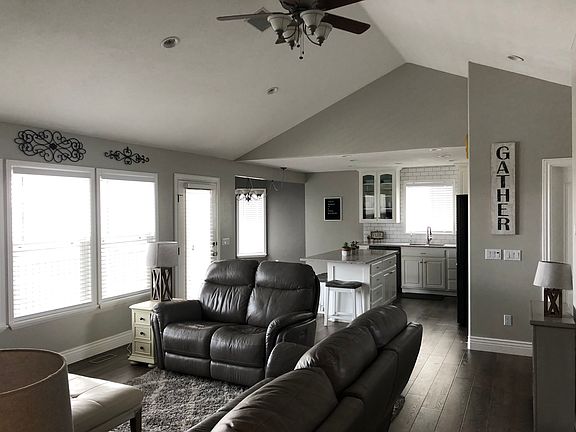 3rd image of 1348 S Lukas Ln