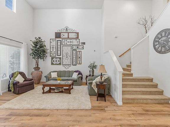 5th image of 3046 Indianapolis Ave