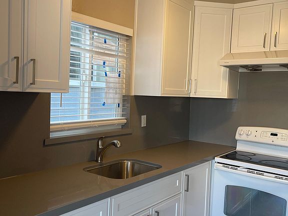 3rd image of 485 Stow Ave #4