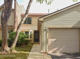 276 E Forest Knoll Dr, Palatine, IL 60074