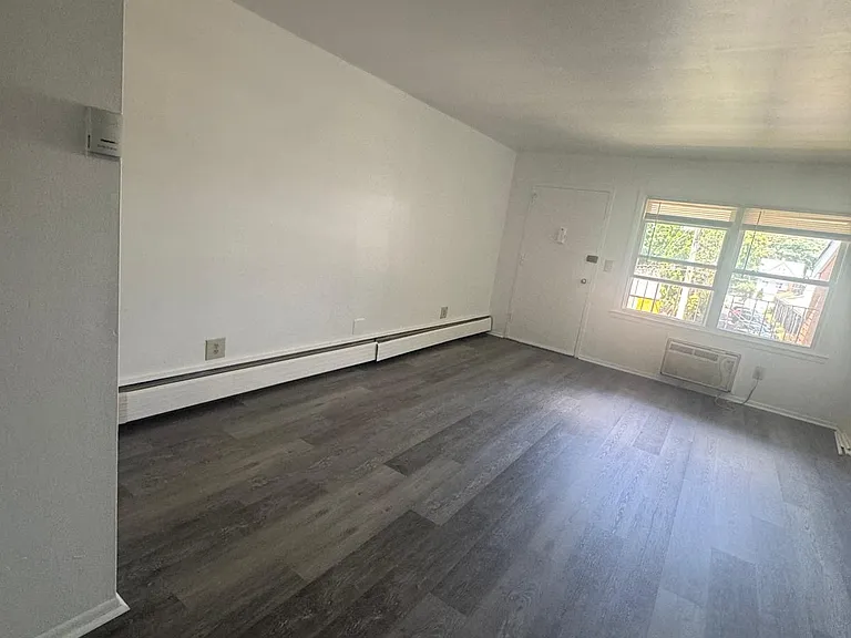 155 Birdseye St #B6 — Photo 11
