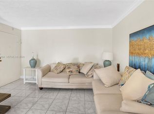 Montecarlo Carlo, Miami, FL 33169