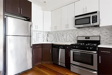 Rented by R New York