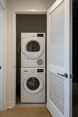 5th image of 8 Court Sq #8F