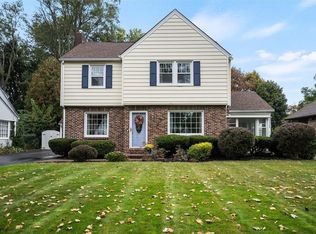 98 Scholfield Rd, Rochester, NY 14617