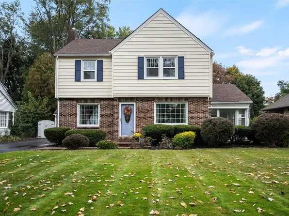 98 Scholfield Rd, Rochester, NY 14617