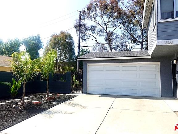 2nd image of 850 E 116th Pl