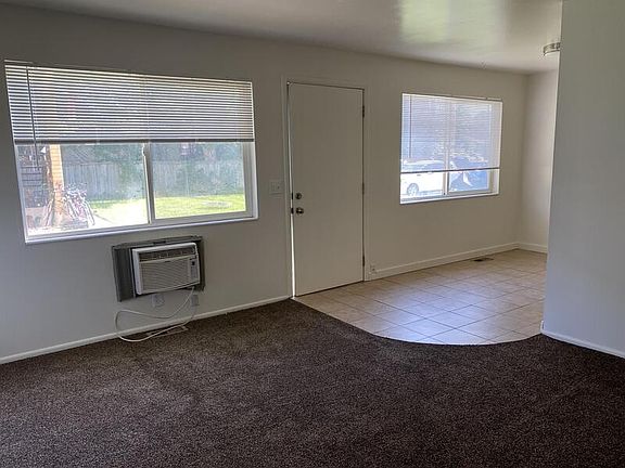3rd image of 1536 S Green St APT 3