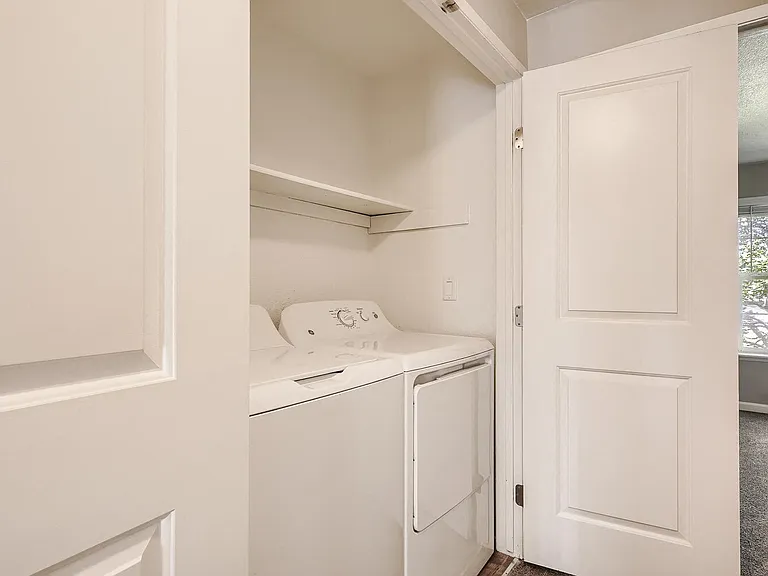 Slate Ridge Apartment Homes — Photo 44