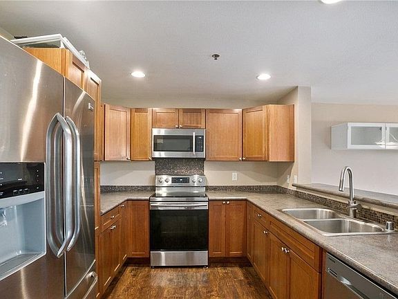 3rd image of 3540 Lake Washington Blvd SE APT 111