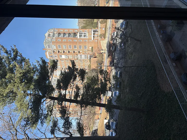Calvert House Apartments — Photo 65