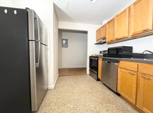 2737 27th St APT 1J, Astoria, NY 11102