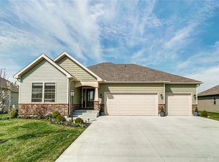 1146 Parklawn Ct, Troy, OH