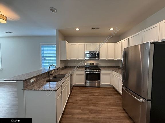4th image of 1505 McDuffie Ave